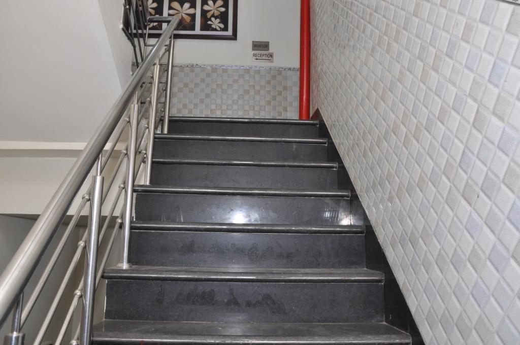 Hotel Al Gulzar Дели Экстерьер фото